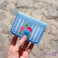 کیف کارت چرمی راه‌ راه آبی با گل‌های صورتی دست دوز