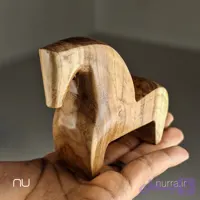 مجسمه اسب چوبی "روژان" نورا