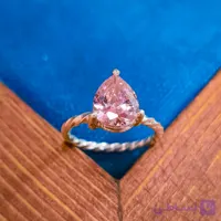 انگشتر سولیتر دست‌ساز نقره و نگین کیوبیک زیرکونیا طلایی