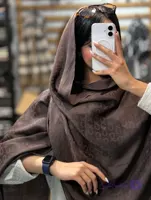 شال ژاکارد در رنگبندی مارک ck
