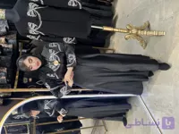 مانتو کلوش پاپیون زنانه جنس مخمل با ترکیب ساتن مدل جواهددوزی پاپیون