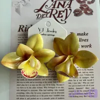 گوشواره لیلیوم