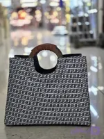 ساک خرید تاشو با دسته چوبی