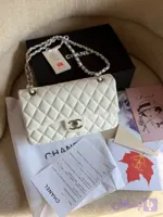 کیف زنانه برند شنل کلاسیک سفید