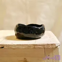 کاسه سرامیکی دستساز مشکی براق مدل پینچ
