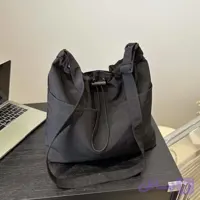 کیف سبک زنانه مینیمال دوشی و کج پارچه ای برای استفاده روزانه