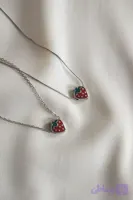 گردنبند توت فرنگی ترند بهاری🍓