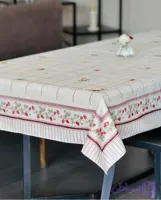 رومیزی_سفره_ زیرسفره طرح توت فرنگی کد ۱۰۰۱
