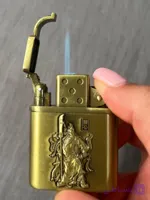 فندک گازی اتمی برند لایتر (Lighter) بدنه برنجی طرح حکاکی جنگجو چینی | مدل فلزی کلاسیک