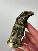 فندک اتمی شعله قرمز دوکاره طرح عقاب برجسته مدل Lucky Wings برند لایتر (همراه با چاقوی ضامن‌دار مخفی) در دو رنگ