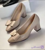 كفش مجلسي زنانه با رويه ي چرم و زيره ي دلتا با پاشنه ي هفت سانت