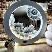 آینه ماه و ساحل مواج