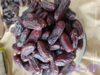خرما خشک تازه و طبیعی با طعم شیرین و بافت نرم، مناسب مصرف روزانه، پذیرایی و استفاده در آجیل و دسر. محصولی با کیفیت و سالم از بهترین باغات ایران.