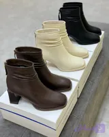 کفش وارداتی پاشنه برند yunai-کد 5091
