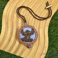 آویز چوبی خوشبوکننده خودرو طرح استیچ (stitch) دست‌ساز با عطر مخصوص