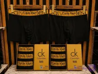 شورت پادار مردانه Calvin Klein کش رنگی