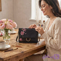 کیف چرم طبیعی طرح گلهای طبیعت