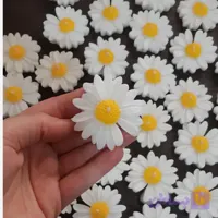 شمع طرح گل بابونه در رنگ های متنوع برند MER30 CANDEL مرسی کندل
