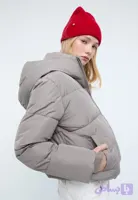 کاپشن زنانه stradivarius کرم با ضمانت اورجینال بودن