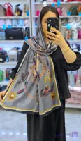 شال دخترانه حریر نخ طرحدار و‌لمه نقره ای