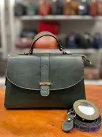 کیف زنانه دستی چرم صندوقی با بند بلند دوشی