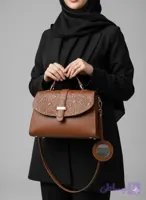 کیف زنانه صندوقی چرم حکاکی شده