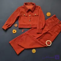 ست  شیک با کت کراپ  و شلوار دم‌پا بچگانه با جنس مخمل کبریتی
