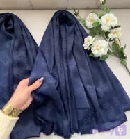 شال سورمه‌ای گوچی
