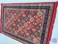 فرش طرح خشتی زمینه لاکی کد 4132