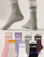 جوراب ساق‌دار زنانه مدل دو رنگ طرح Just Doing مجموعه ۷ عددی