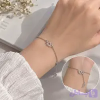 دستبند حلقه‌ای نقره‌ای