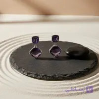 گوشواره‌ مربع بنفش