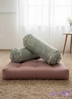 روبالشی لوله ای ژاگارد ابریشم شاخه