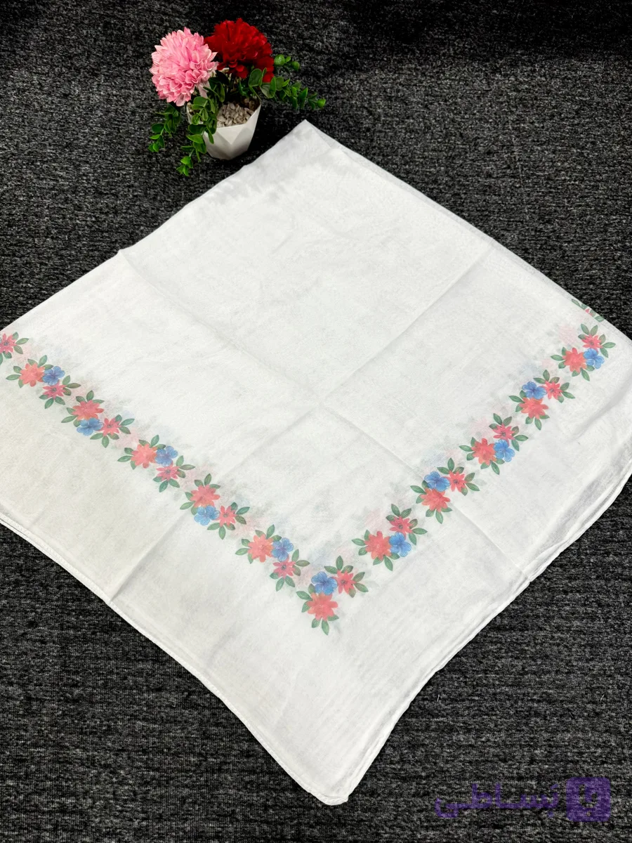 روسری سفید طرحدار و گلدار در دو سایز ۱ متری و ۱۲۰ موجود