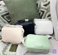 کیف پاسپورتی ساده مدل Pull & bear