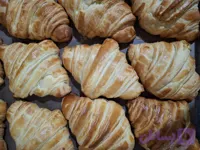 کروسان ساده (بدون فیلینگ و مغز)