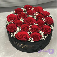 باکس گل ۲۸ شاخه رز هلندی با گل عروس