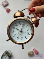ساعت رومیزی عقربه ای فلزی زنگ دار با چراغ شب