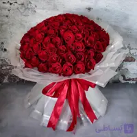 دسته گل طبیعی رز ۸۱ شاخه ای با کاغذ سفید