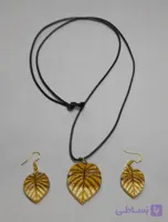 گوشواره و گردنبند چوبی معرقکاری طرح برگ