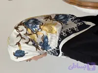 روسری طرح گل قرمز