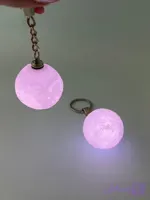 سرکلیدی ماه چراغ‌دار LED | جاکلیدی ماه شب‌تاب فانتزی مناسب هدیه و آویز کی