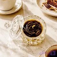 شمع قندان در دار پینترستی رها کندل۶، مدل کریستال حصیری، رایحه قهوه
