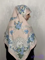 روسری ابریشم ژاکارددور دست دوز وارداتی طرح گل رنگ صورتی با گل های آبی