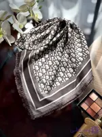 روسری ساتن توییل دیور جنگل وارداتی
