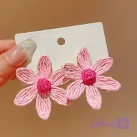 گوشواره حصیری گل بهمراه جعبه و بگ کادویی