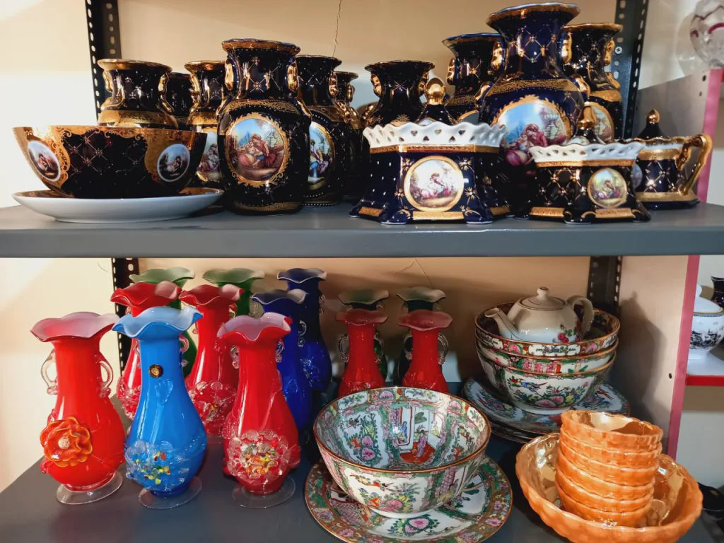 آنتیک گل سرخی